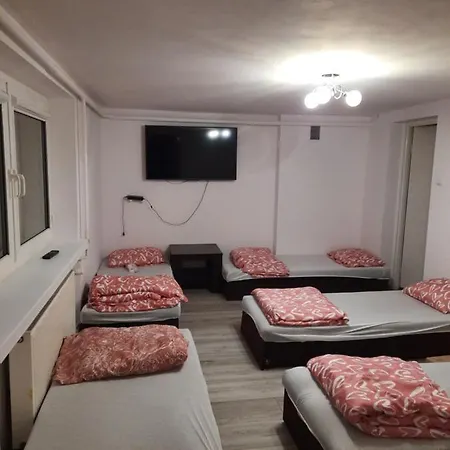 Park Lesna Hostel